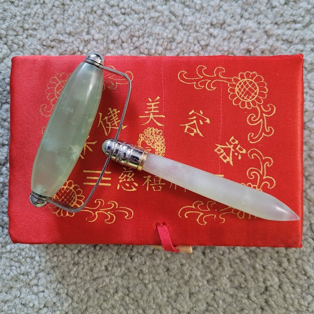 Vintage NEW Natural Jade Facial Massager Roller